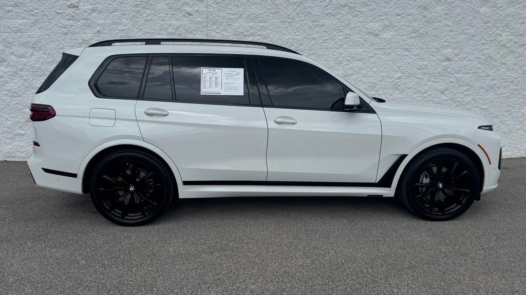 Used 2024 BMW X7 xDrive40i w/ M Sport Package image 2