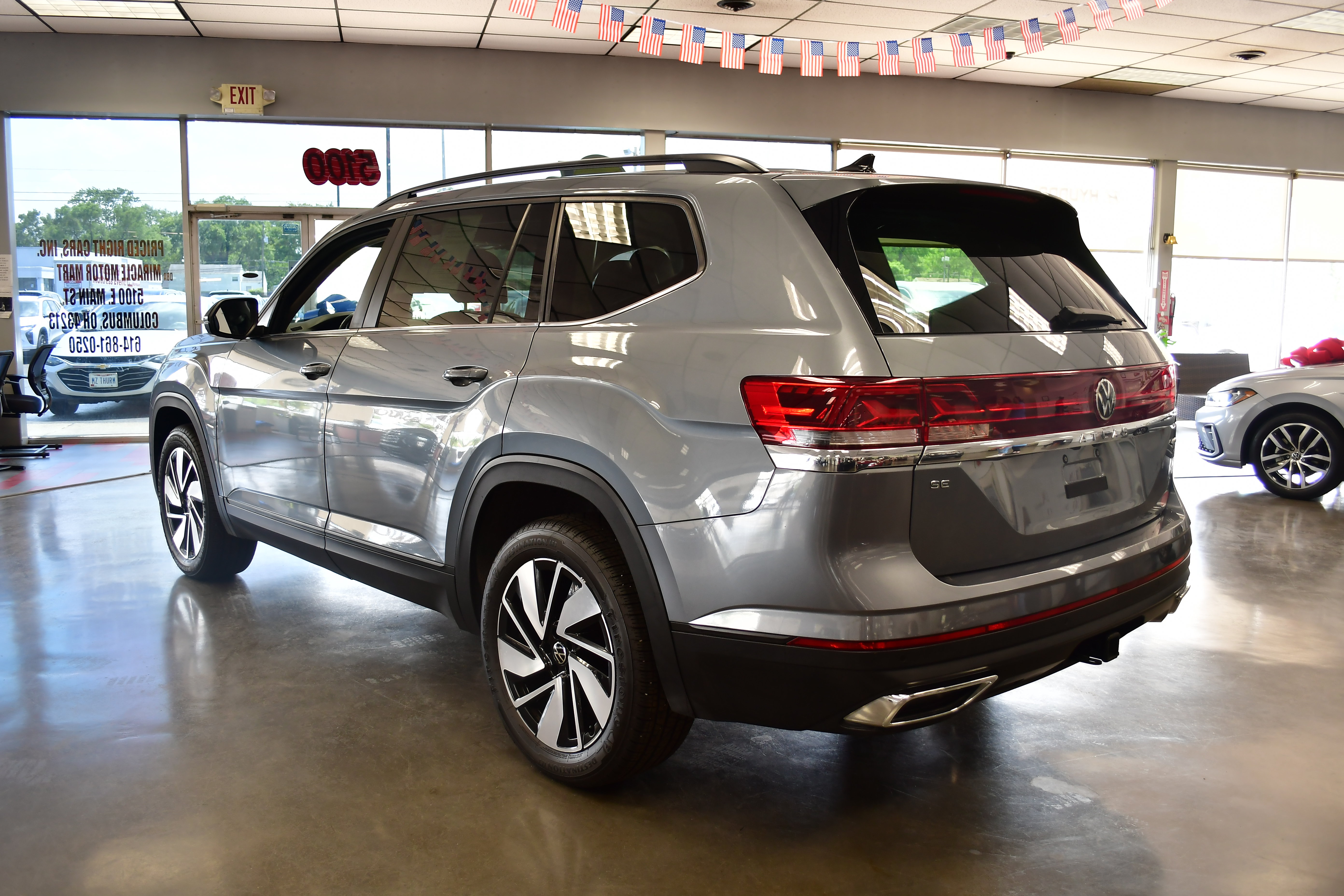 Used 2024 Volkswagen Atlas SE AWD/4WD image 5