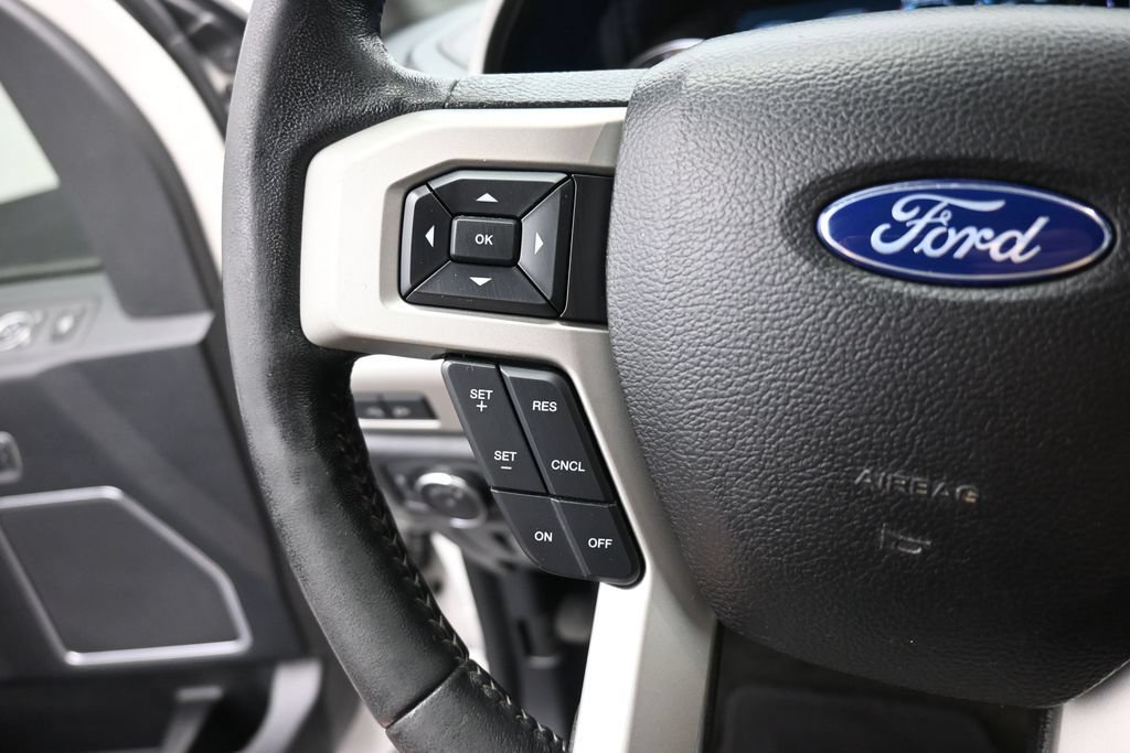 Used 2017 Ford F250 Lariat w/ Lariat Value Package AWD/4WD image 3