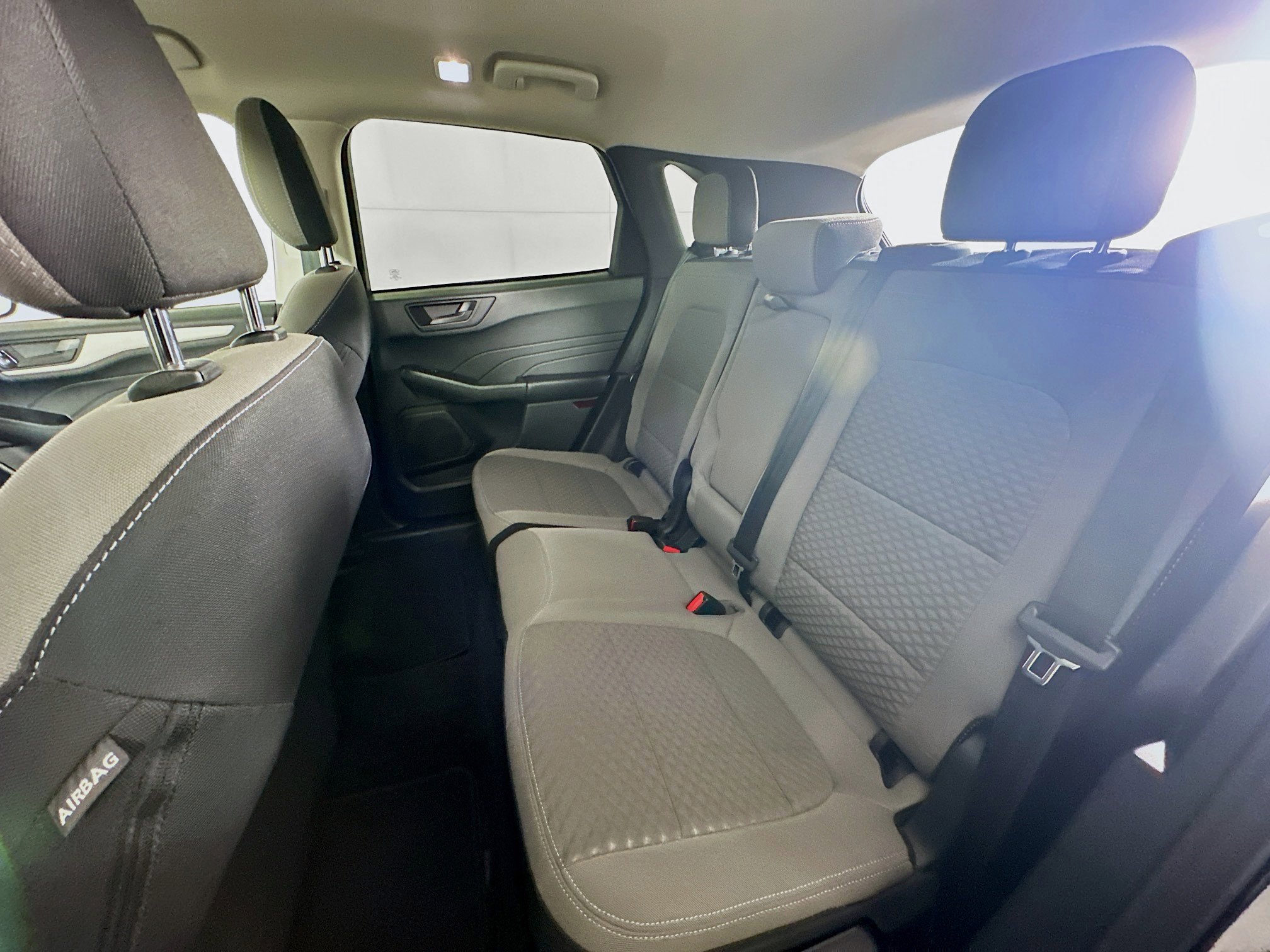 Used 2022 Ford Escape SE w/ SE Sport Appearance Package image 26