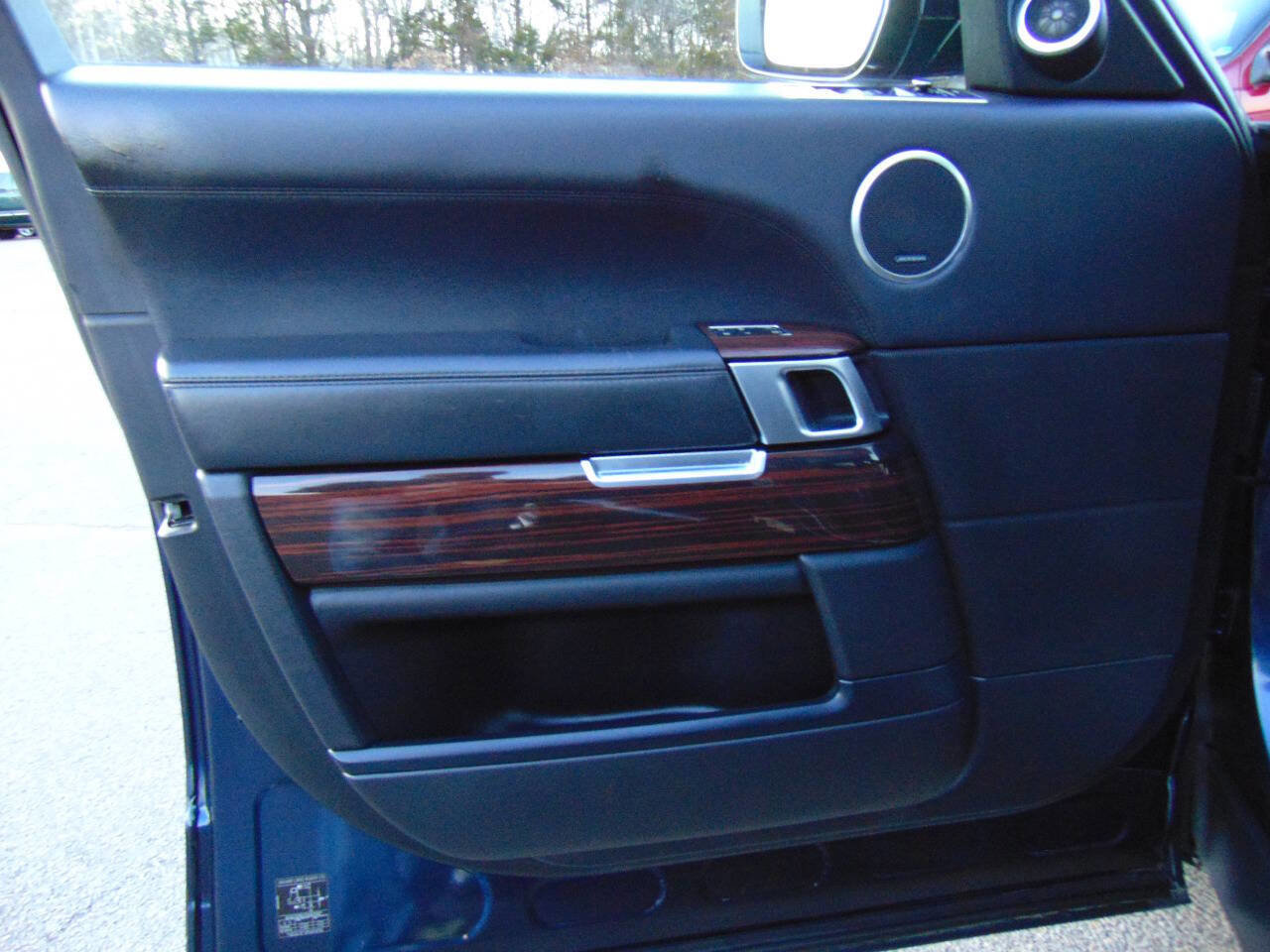 Used 2017 Land Rover Range Rover HSE image 45