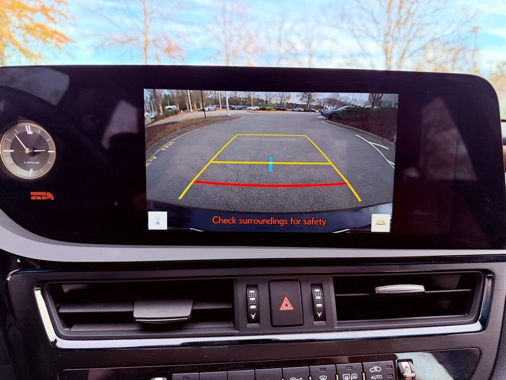 Certified 2025 Lexus ES 300h w/ Premium Package image 24