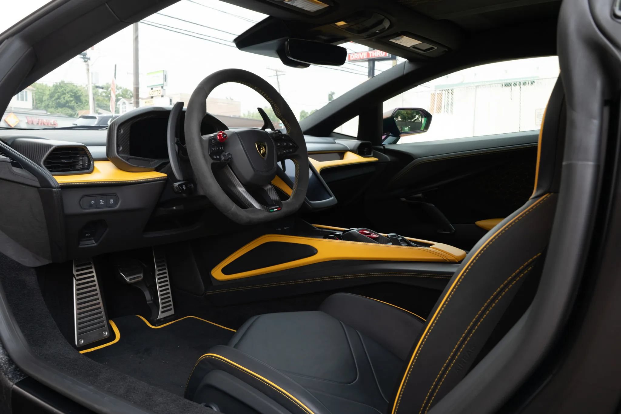 Used 2024 Lamborghini Revuelto AWD/4WD image 55