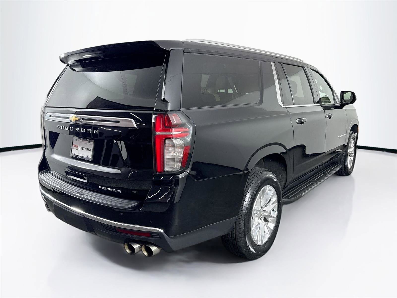 Used 2024 Chevrolet Suburban Premier RWD image 2