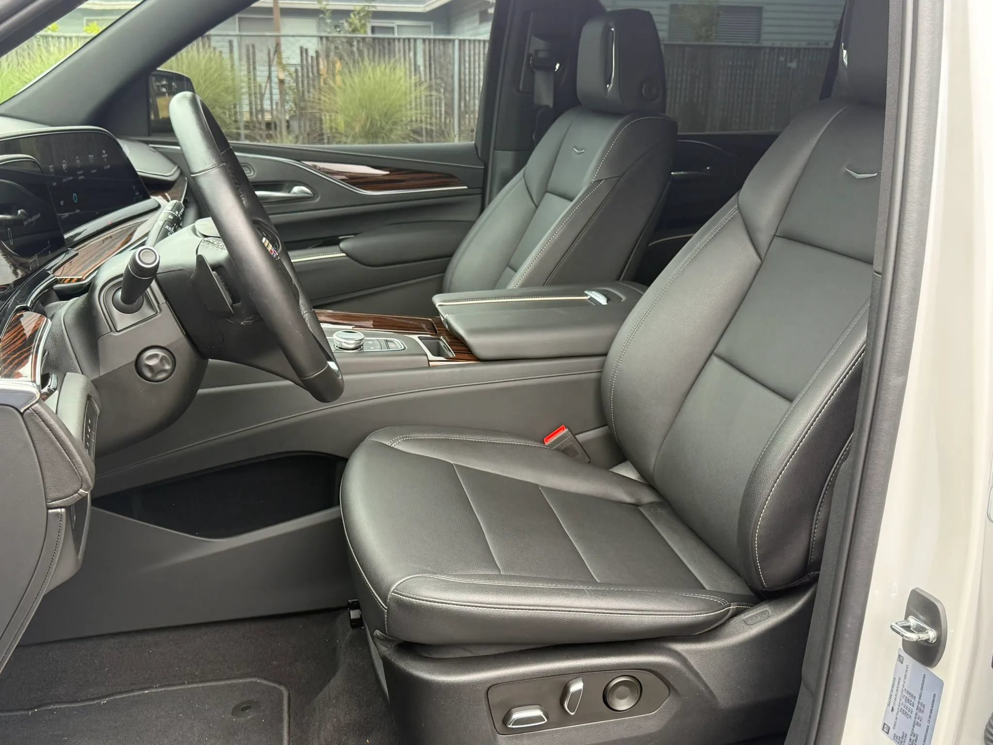 Used 2022 Cadillac Escalade ESV Luxury AWD/4WD image 14