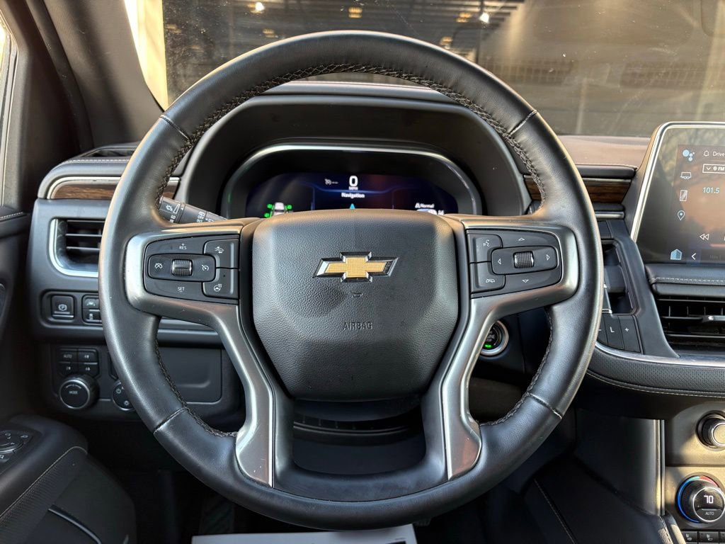 Used 2023 Chevrolet Suburban Premier image 27