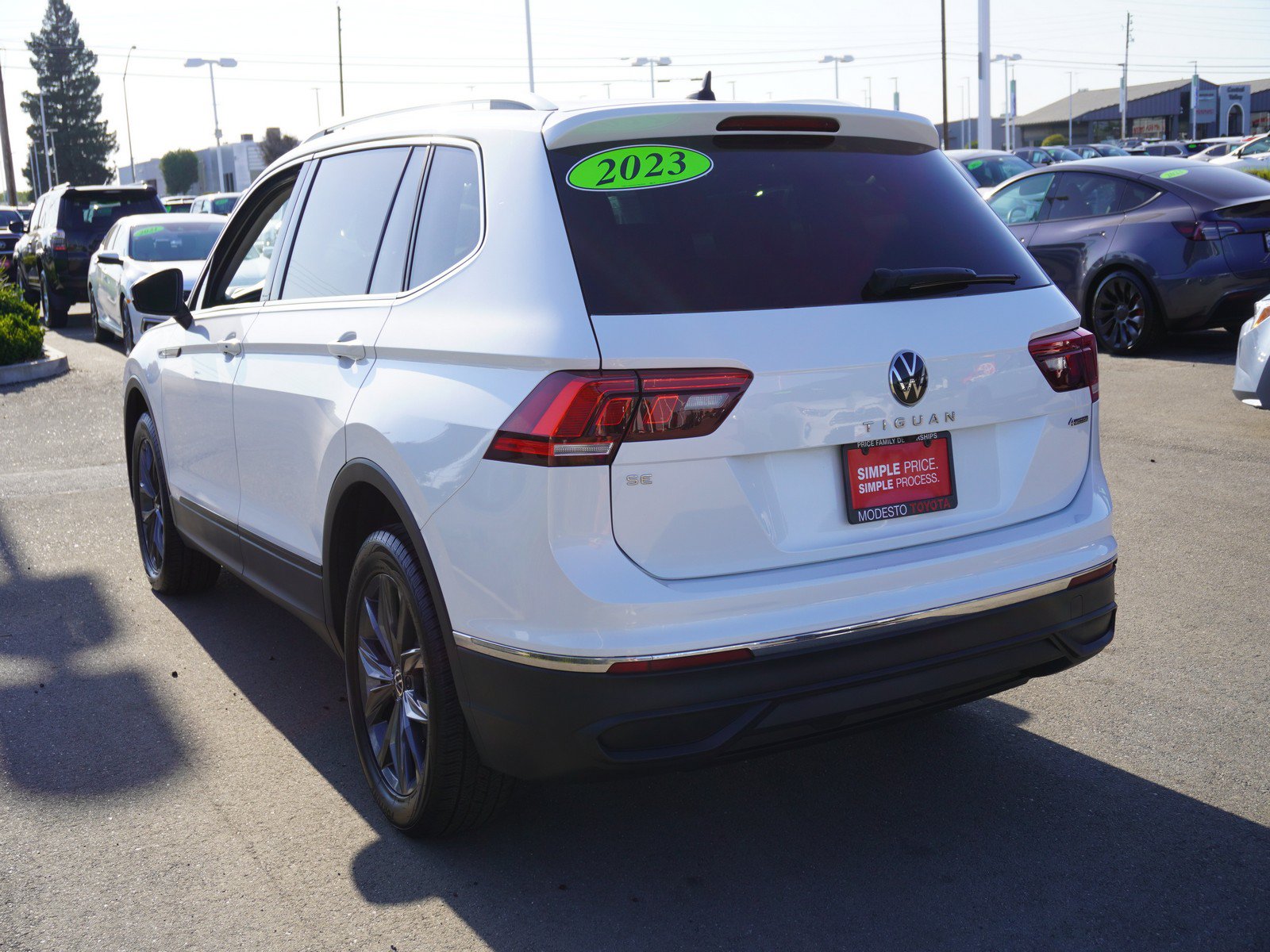 Used 2023 Volkswagen Tiguan SE AWD/4WD image 8
