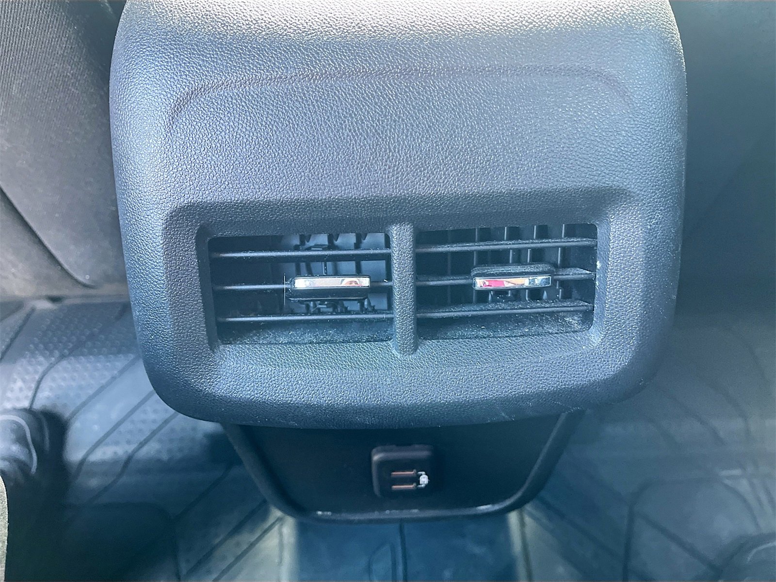 Used 2021 Chevrolet Equinox LS w/ LS Convenience Package image 23