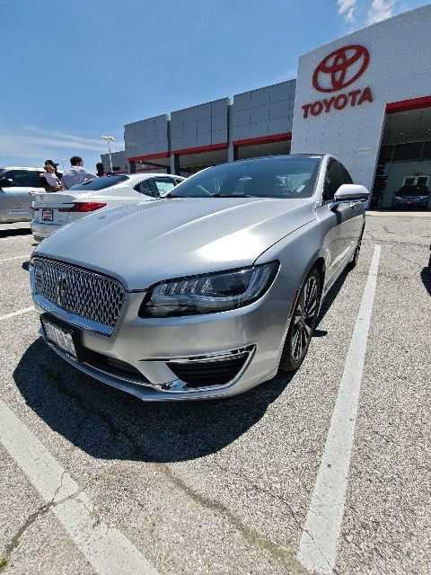 Used 2017 Lincoln MKZ Reserve w/ Climate Package FWD image 4
