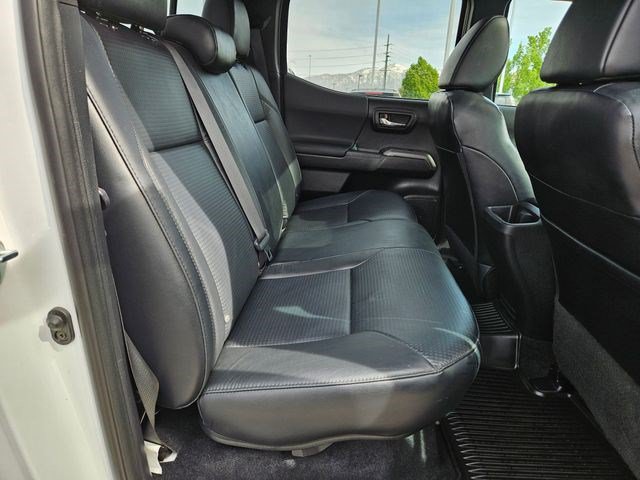 Used 2021 Toyota Tacoma TRD Sport w/ TRD Premium Sport Package AWD/4WD image 31
