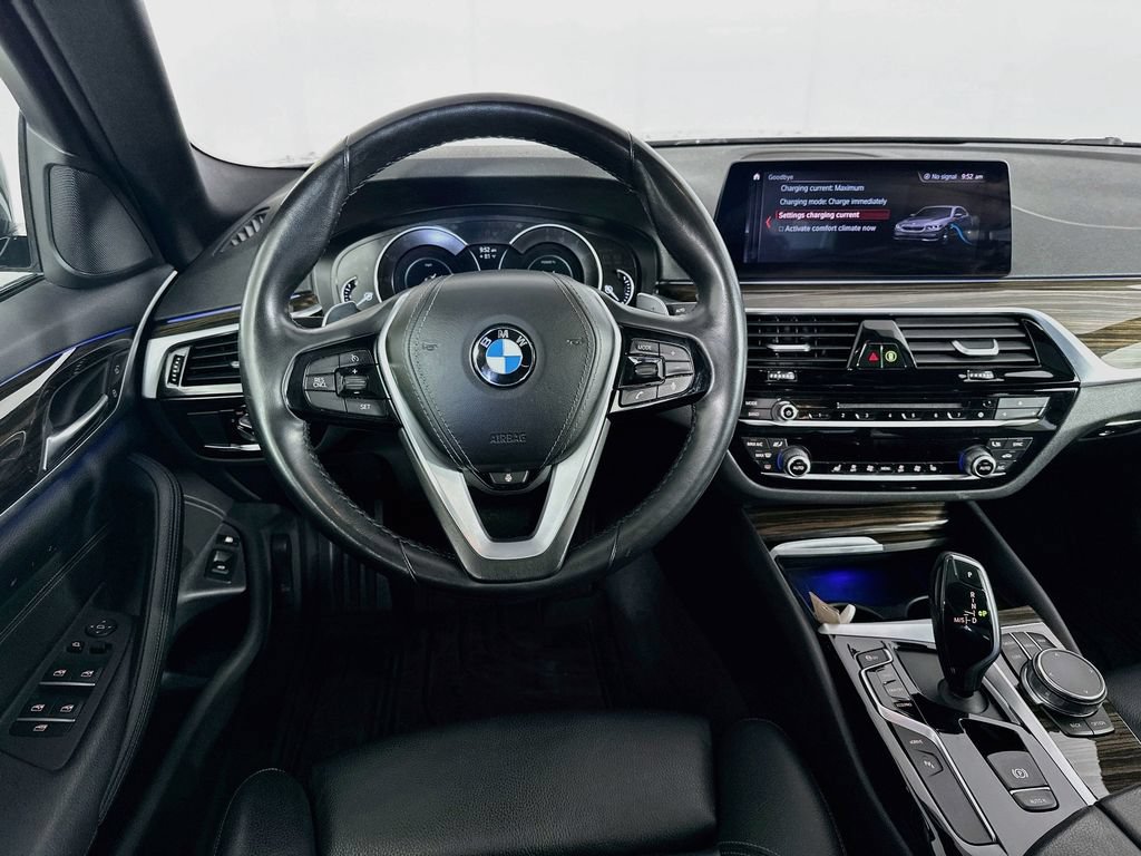 Used 2019 BMW 530e xDrive w/ Convenience Package AWD/4WD image 31