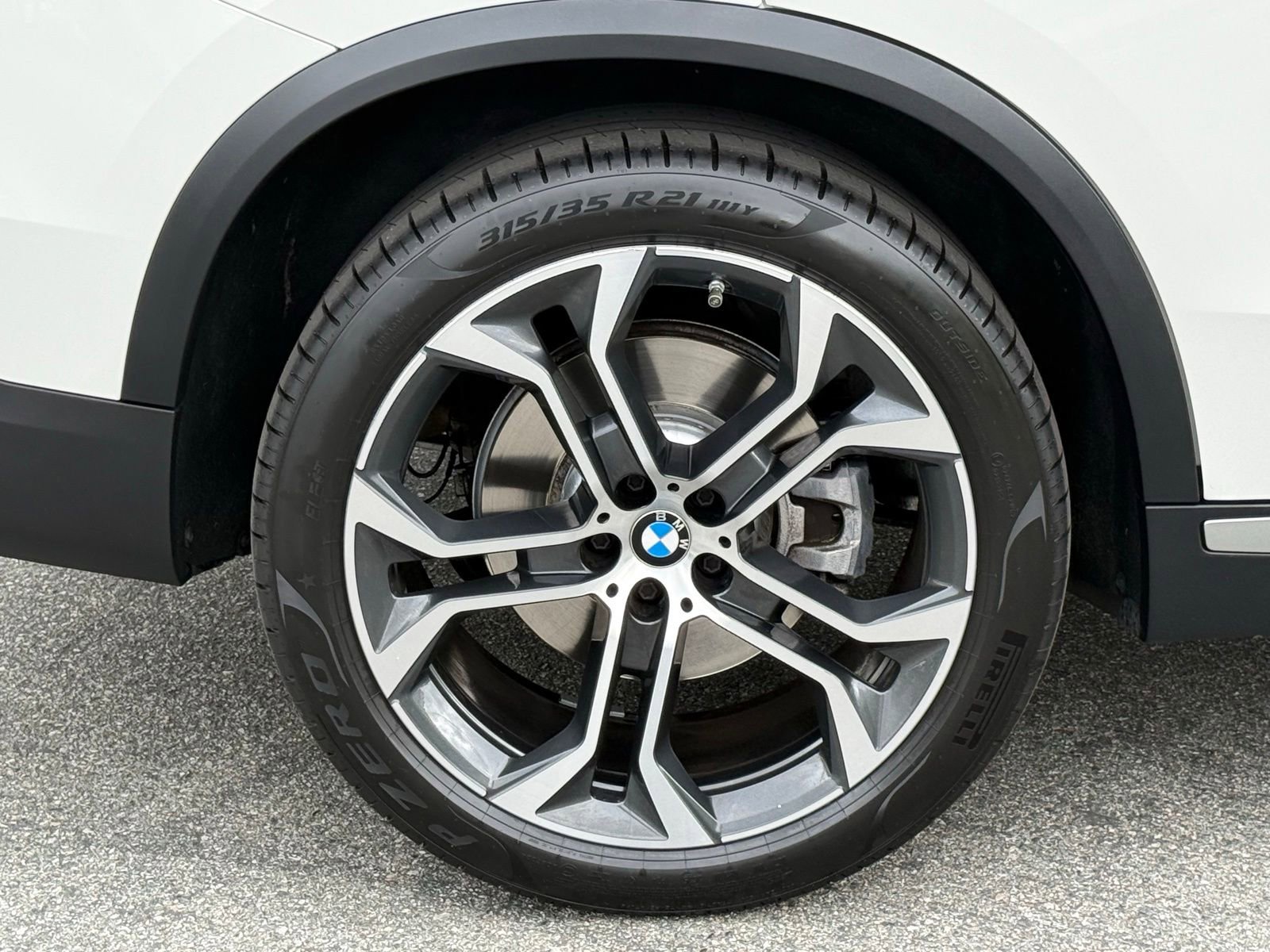 Certified 2023 BMW X5 xDrive40i w/ Parking Assistance Package AWD/4WD image 18