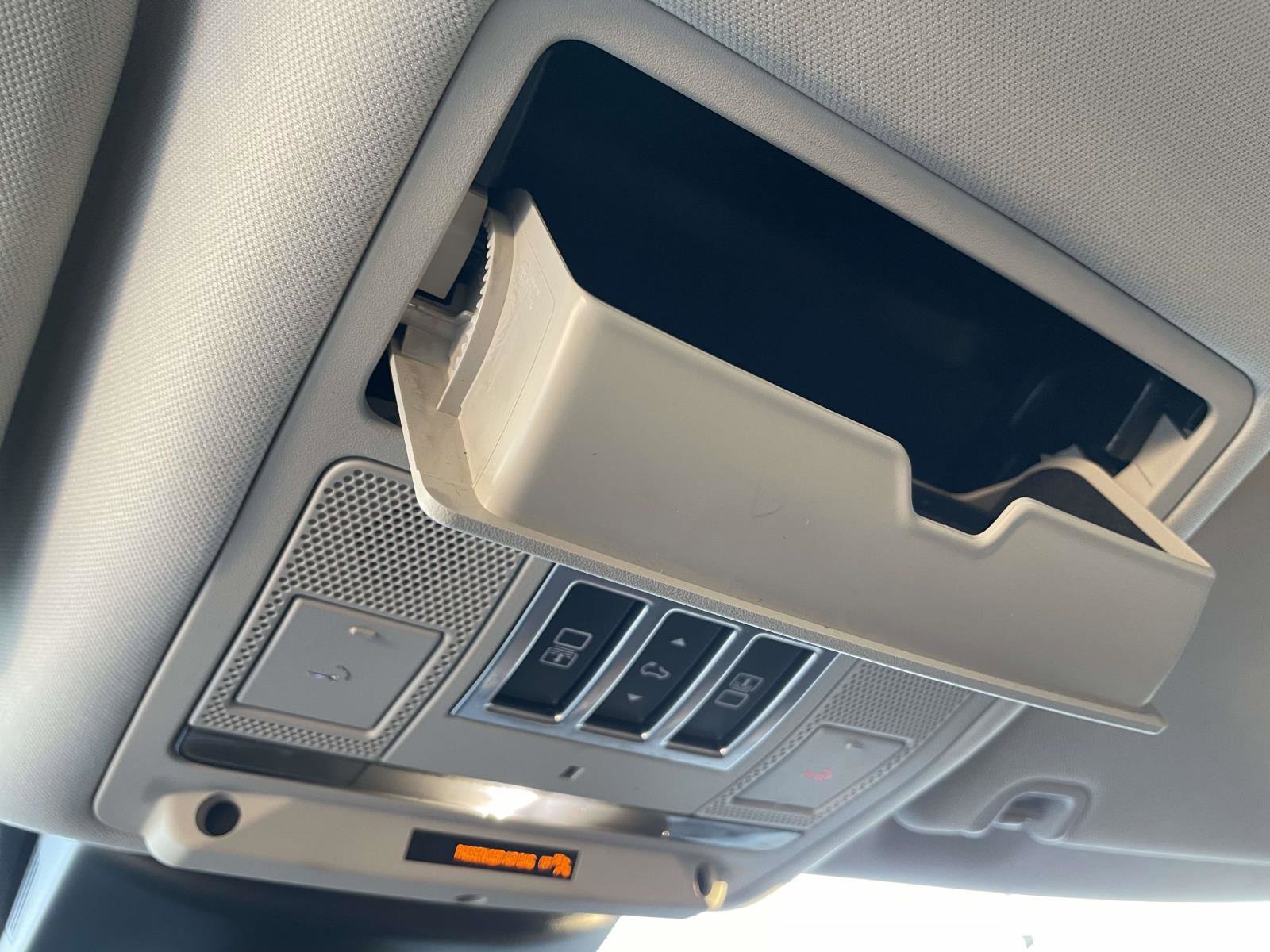 Used 2017 Land Rover Discovery HSE Luxury image 19