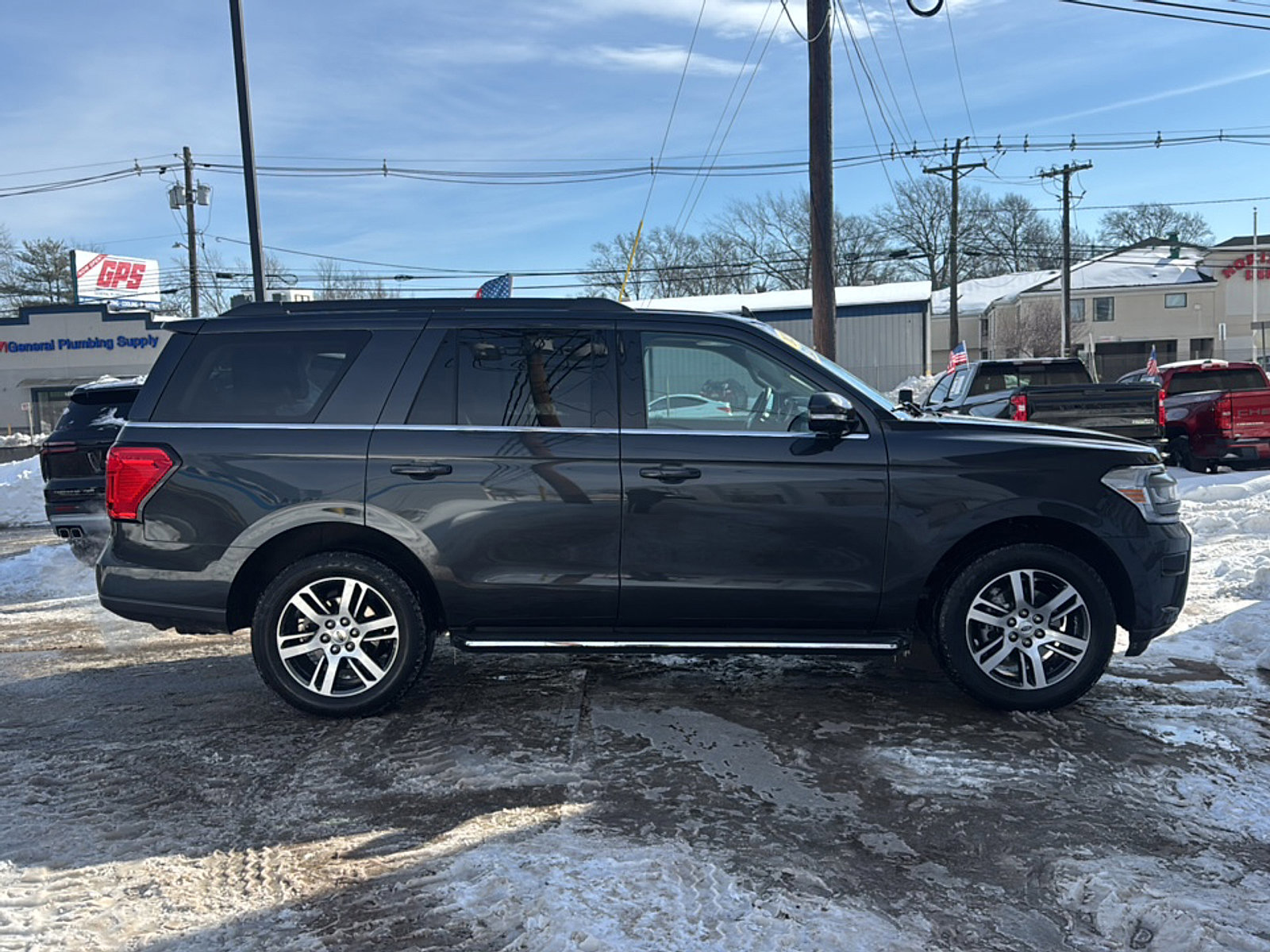 Used 2023 Ford Expedition XLT image 9