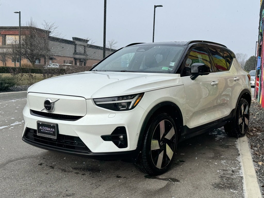 Used 2023 Volvo XC40 Recharge Ultimate image 14