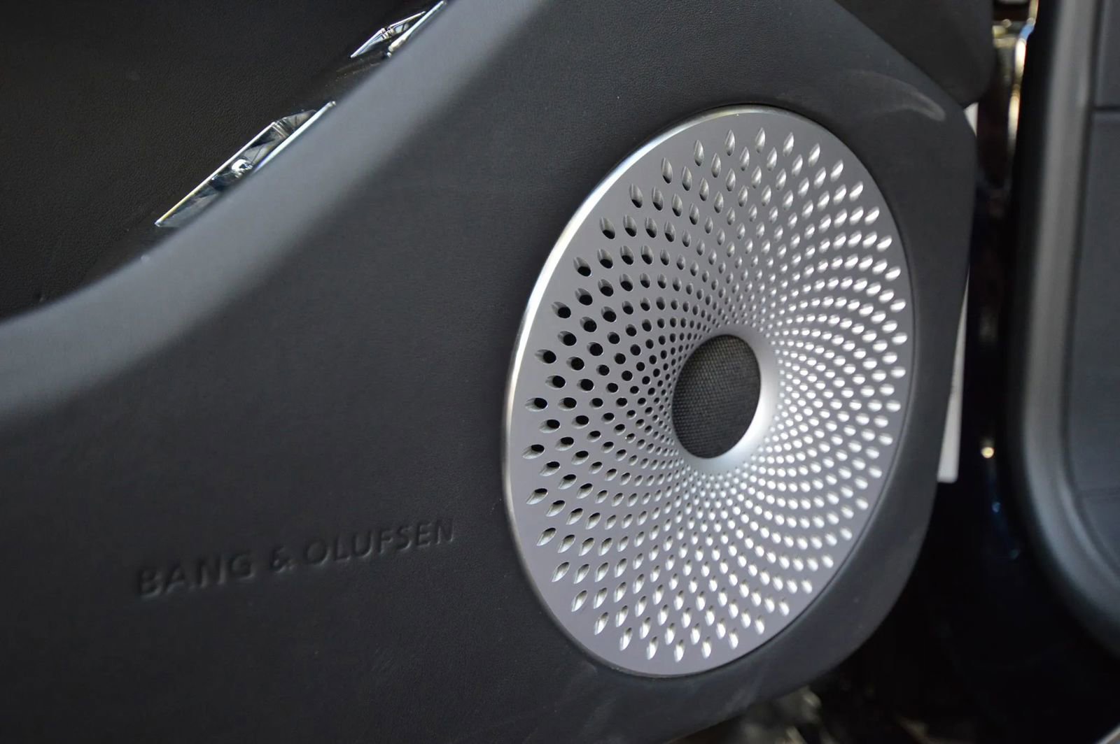 Used 2022 Bentley Flying Spur V8 image 25