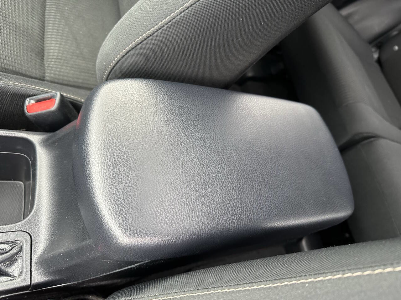 Used 2014 Toyota RAV4 XLE AWD/4WD image 33