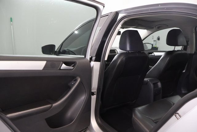 Used 2014 Volkswagen Jetta SE FWD image 26