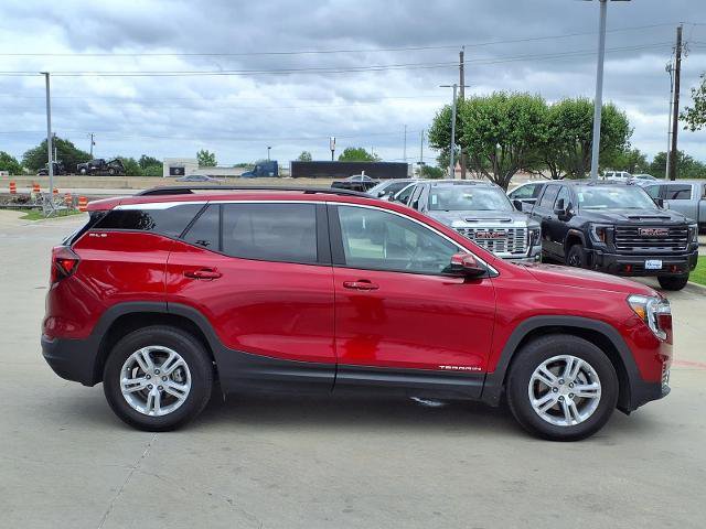Used 2023 GMC Terrain SLE w/ Driver Convenience Package FWD image 2