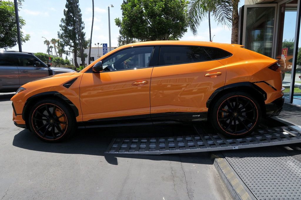 Used 2024 Lamborghini Urus S AWD/4WD image 6