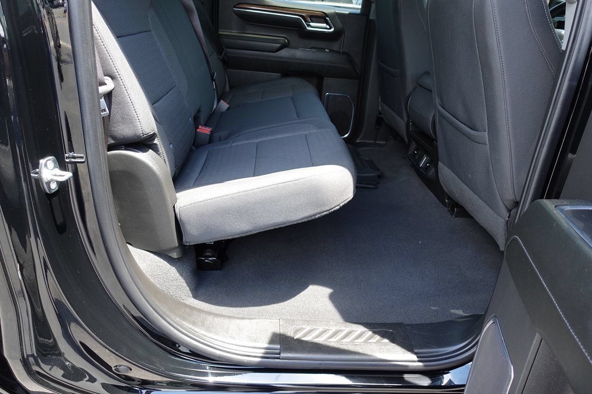 Used 2024 Chevrolet Silverado 1500 LT AWD/4WD image 30