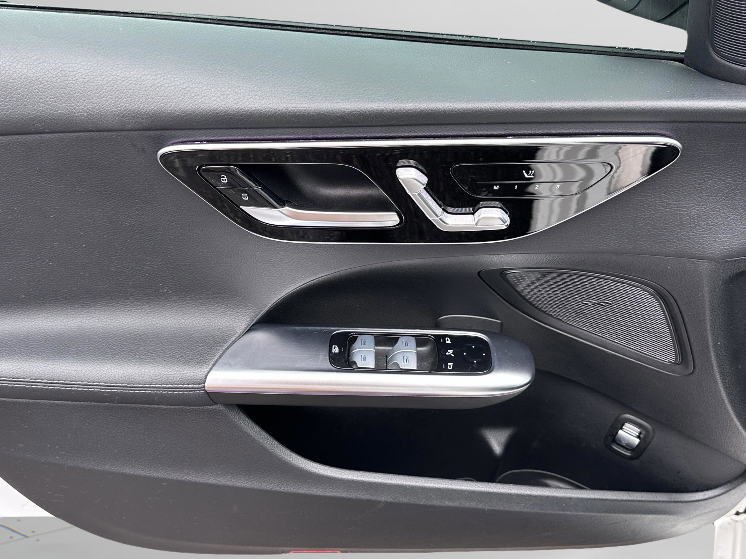 Used 2023 Mercedes-Benz C 300 Sedan image 39