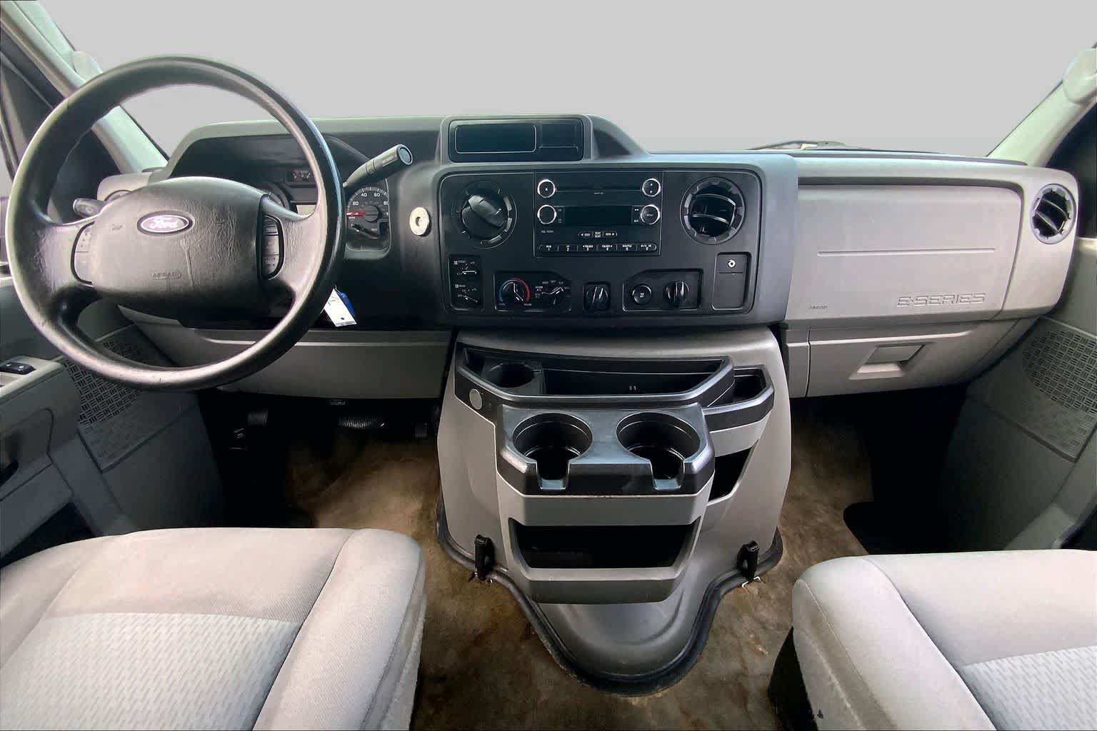 Used 2014 Ford E-350 and Econoline 350 XLT RWD image 15