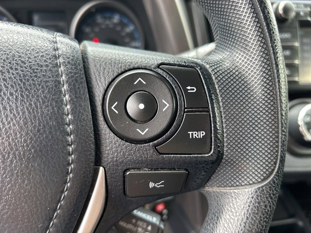Used 2018 Toyota RAV4 LE image 20