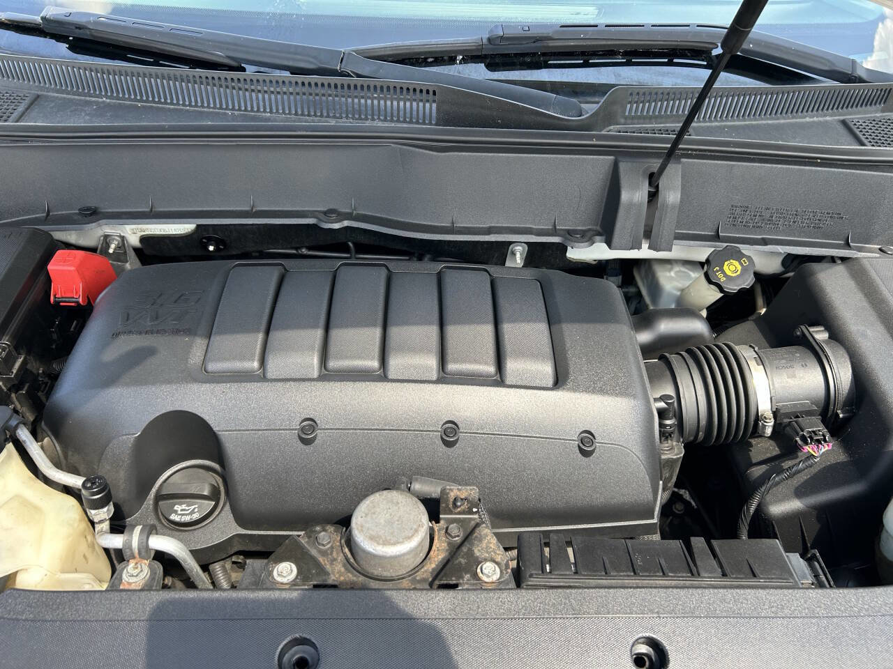 Used 2011 Chevrolet Traverse LT w/ Personal Connectivity Package image 4