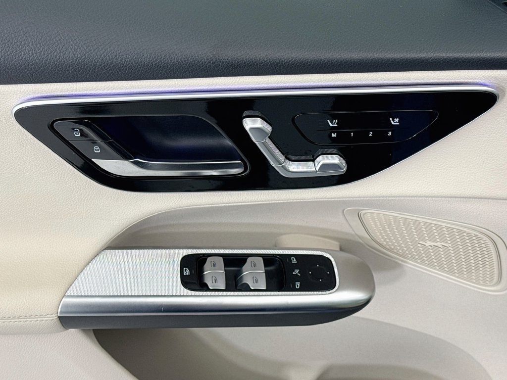 Certified 2026 Mercedes-Benz GLC 300 image 21