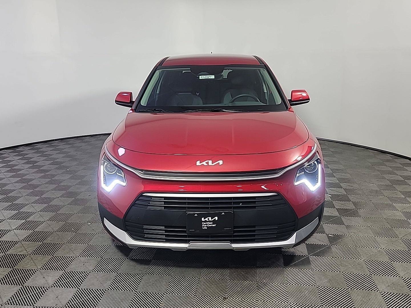 Used 2025 Kia Niro LX FWD image 13