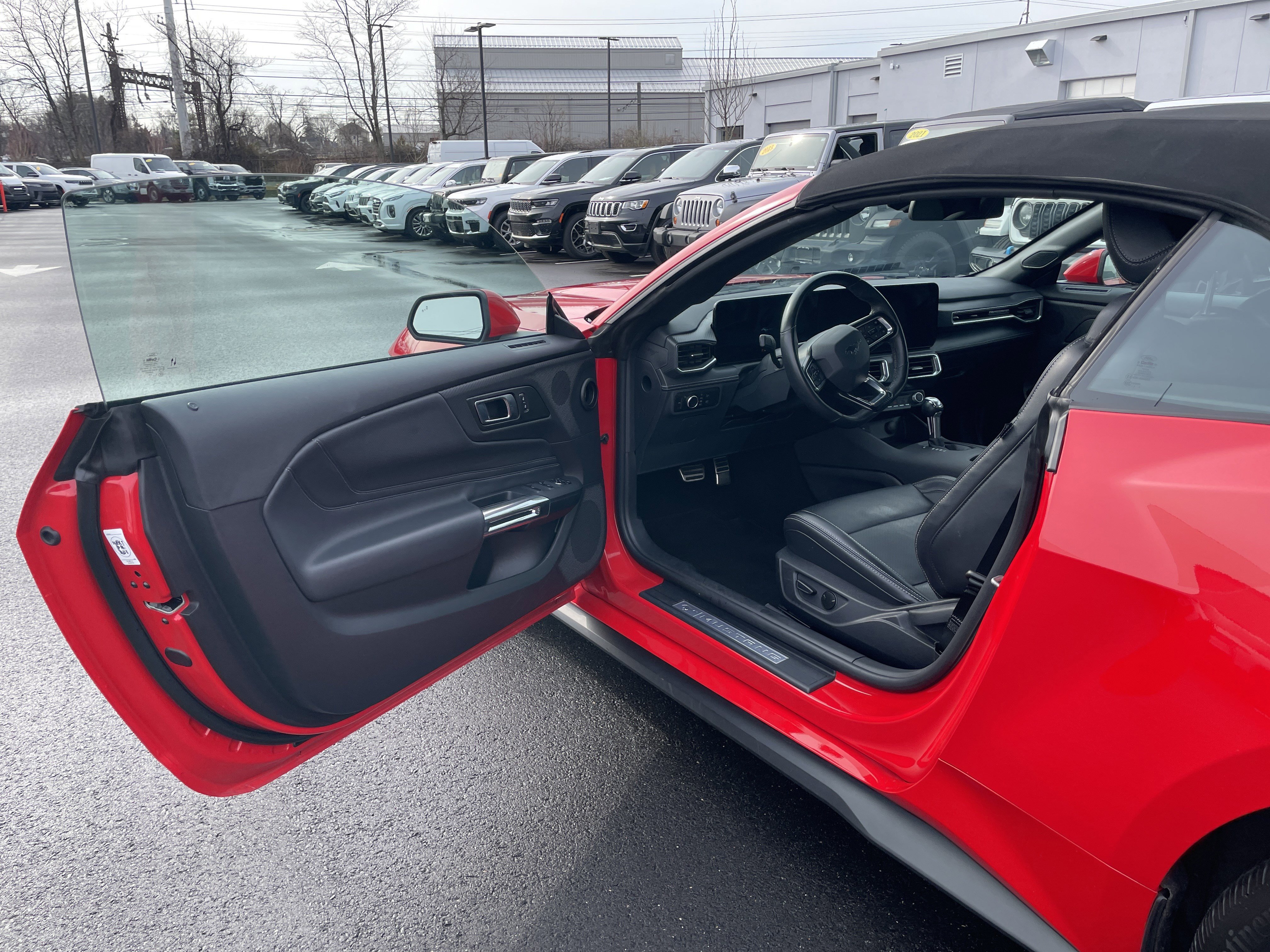 Used 2025 Ford Mustang Premium image 17