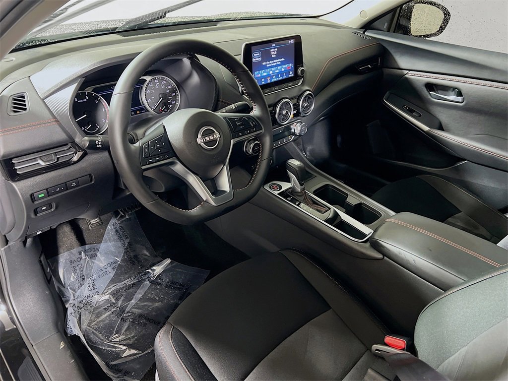 Used 2025 Nissan Sentra SR w/ Midnight Edition image 10