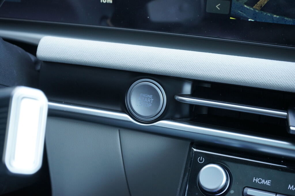 New 2025 Hyundai Tucson Limited image 14