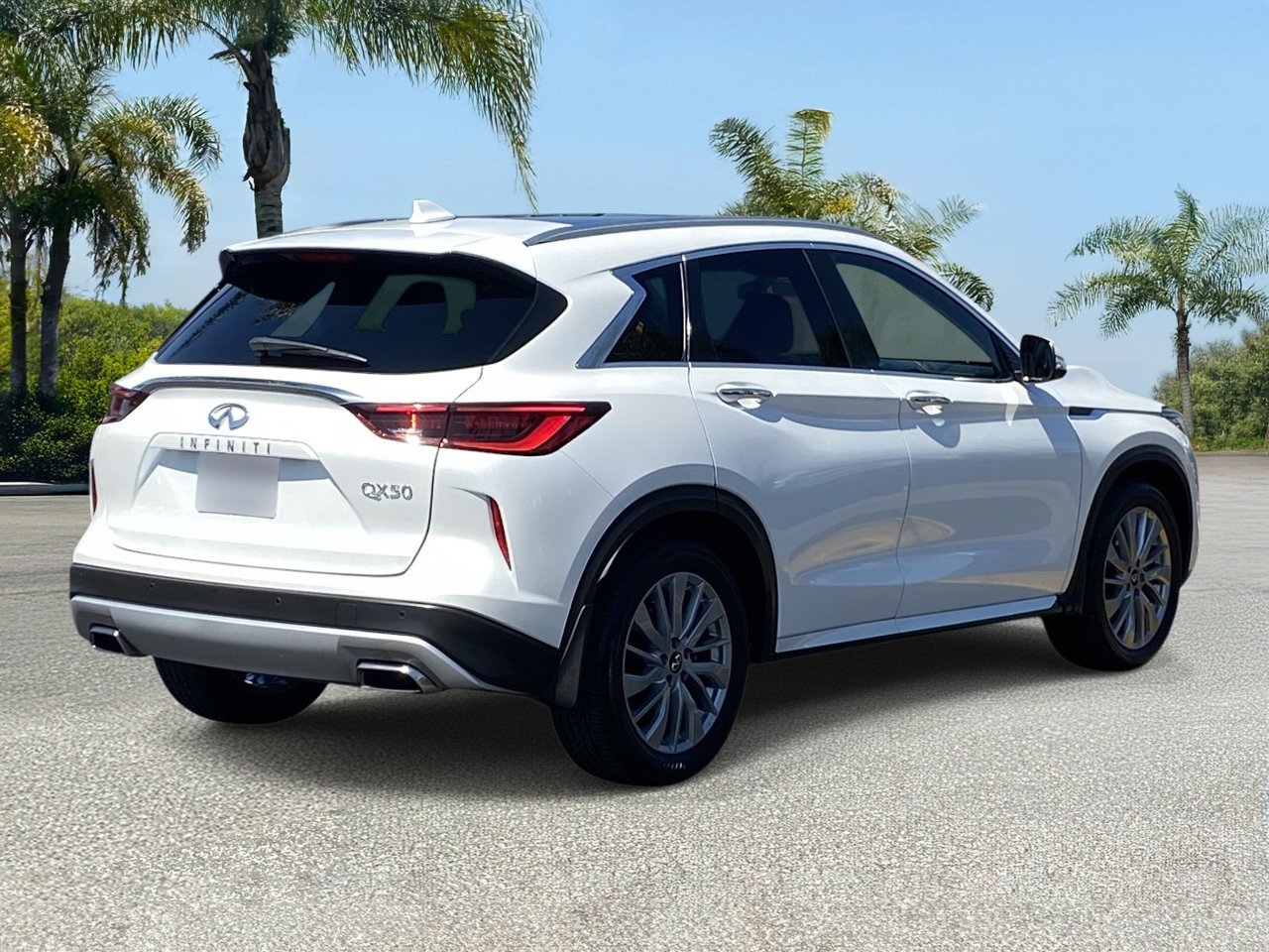 Certified 2023 INFINITI QX50 Luxe FWD image 5