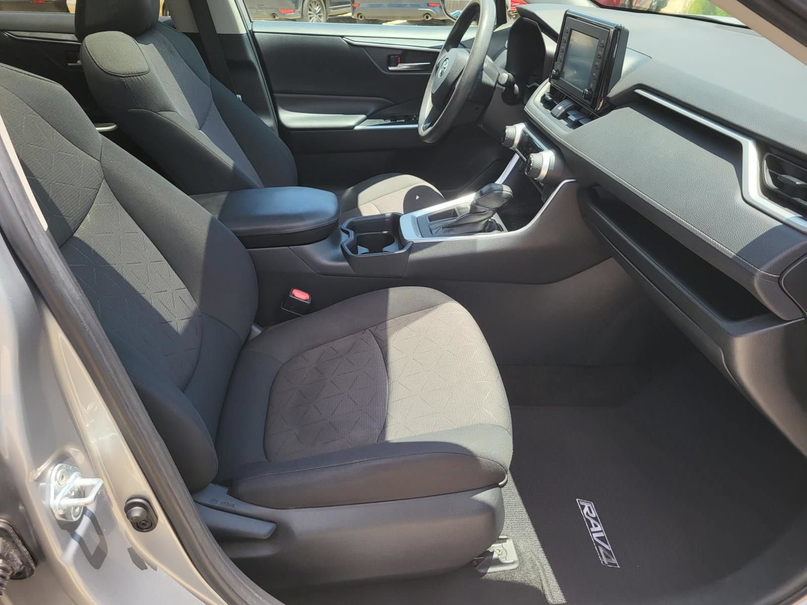 Used 2019 Toyota RAV4 XLE FWD image 8