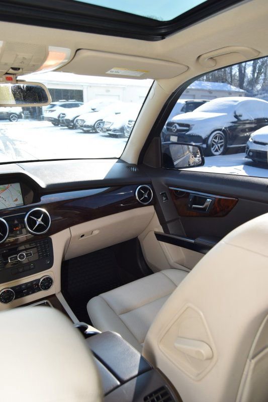 Used 2013 Mercedes-Benz GLK 350 4MATIC image 22