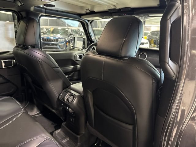 Used 2022 Jeep Wrangler Unlimited Sahara w/ Cold Weather Group AWD/4WD image 26