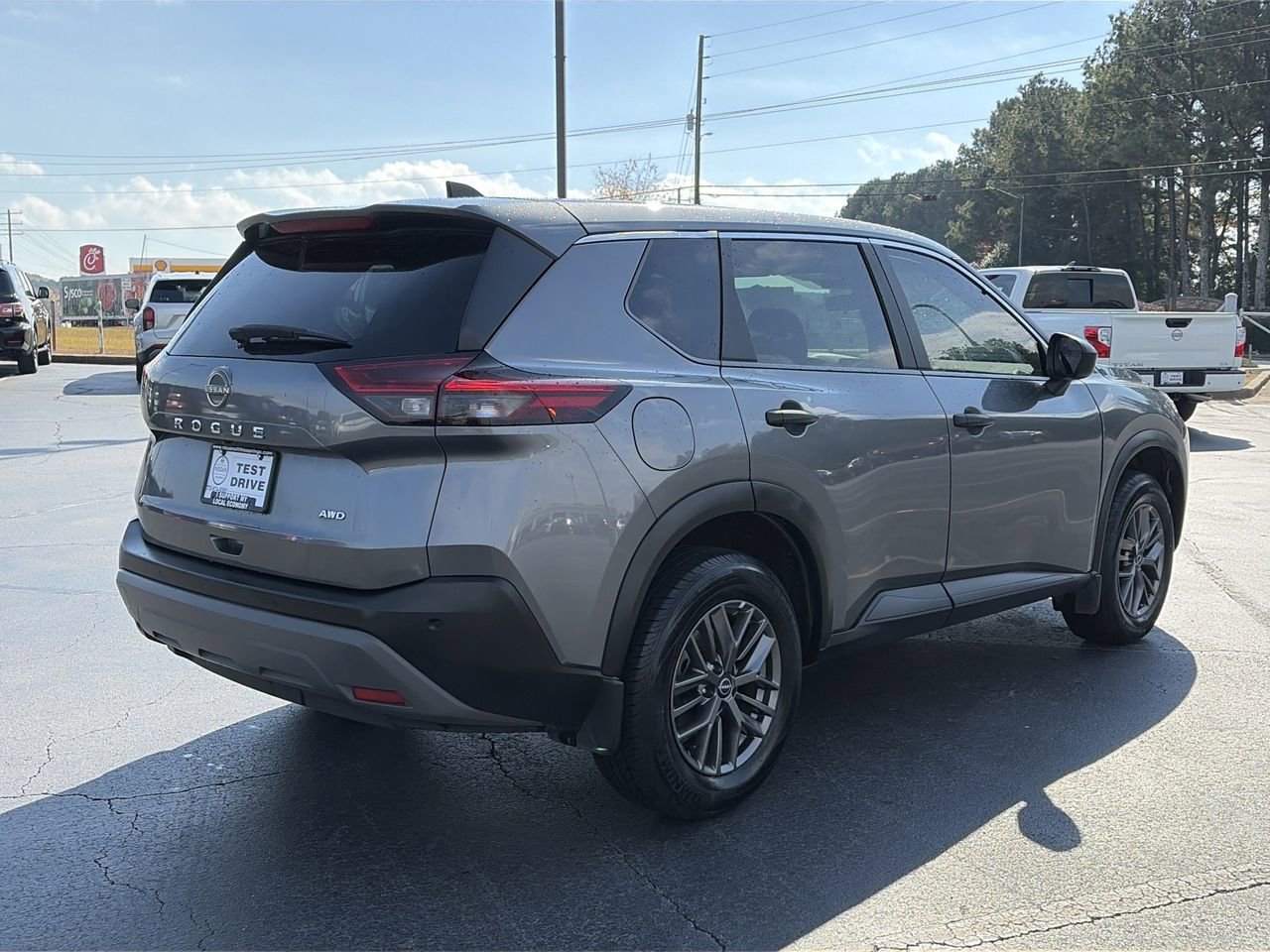 Used 2023 Nissan Rogue S image 6