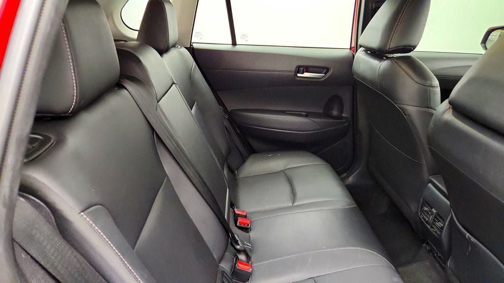 Used 2022 Toyota Corolla Cross XLE w/ Convenience Package FWD image 22