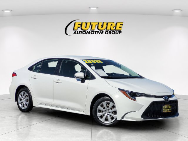 Used 2022 Toyota Corolla LE FWD image 1