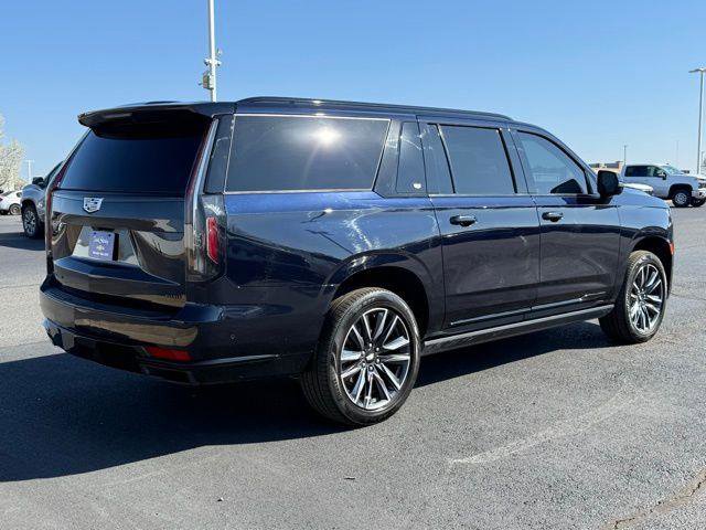 Used 2023 Cadillac Escalade ESV Sport w/ Touring Package AWD/4WD image 14