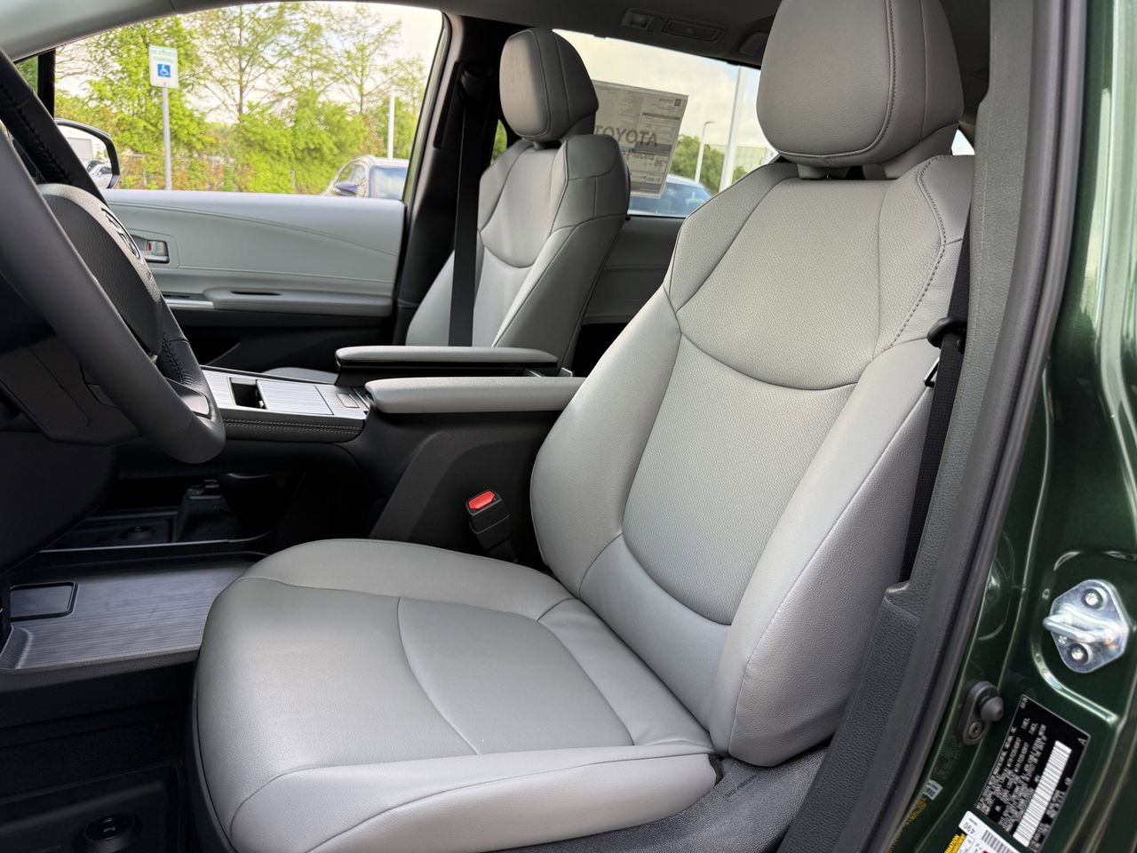 New 2026 Toyota Sienna XLE image 27