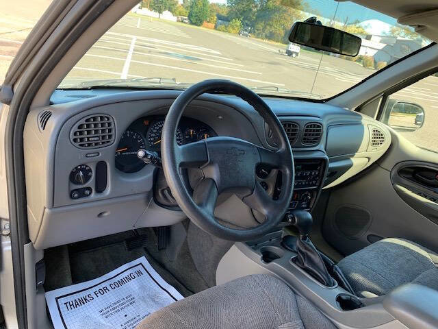 Used 2004 Chevrolet TrailBlazer LS w/ LS Preferred Equipment Group image 17