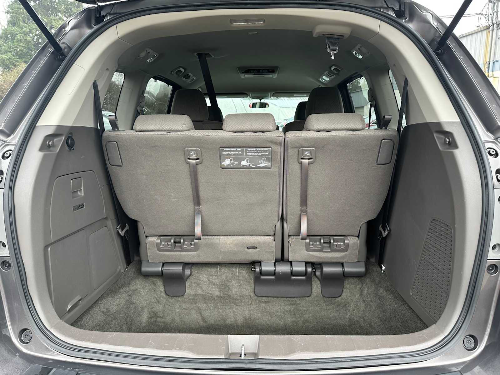 Used 2016 Honda Odyssey SE image 13