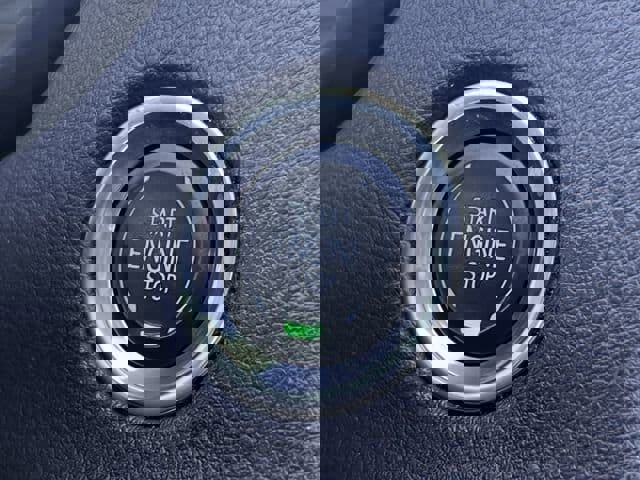 Certified 2021 Cadillac XT4 Luxury w/ Cold Weather Package image 19