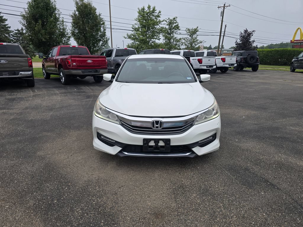 Used 2017 Honda Accord Sport image 8