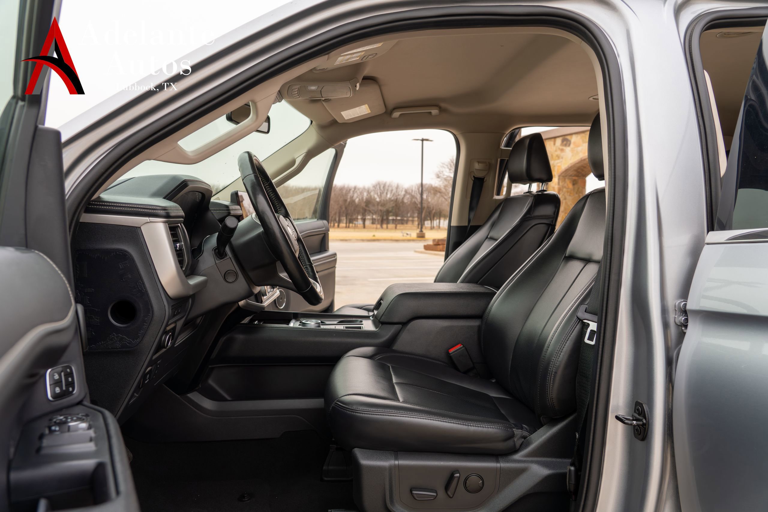 Used 2024 Ford Expedition Max XLT image 7