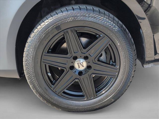 Used 2020 Mercedes-Benz Metris Passenger image 23