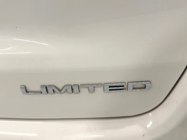 Used 2018 Jeep Compass Limited w/ Navigation Group AWD/4WD image 17